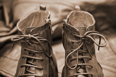 yüksek deri ayakkabı bağcıklarımı ile kapatın. sonbahar ve İlkbahar Mevsimi. sonbahar ve ilkbahar Ayakkabı