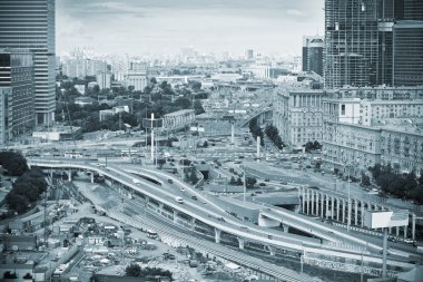 imgelerinde Moskova, moscow city iş merkezi. Üçüncü çevre yolu. mavi renkte tonda fotoğraf