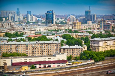 Şehir, karayolu, demiryolu genel görünümü.