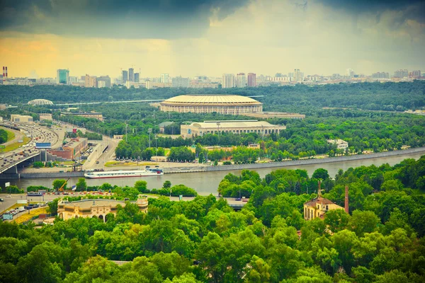 Moskou rivier, Loezjniki sportcomplex — Stockfoto