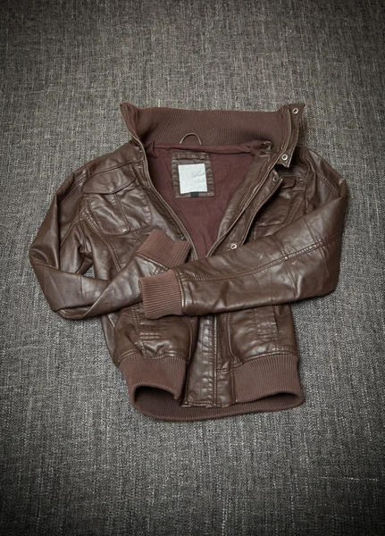 Модна шкіряна куртка коричнева — стокове фото