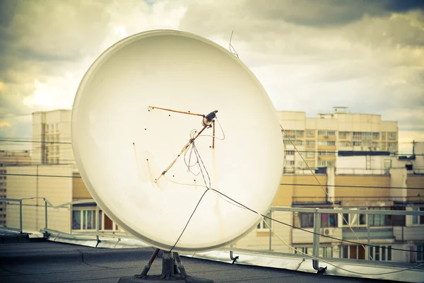 TV-antenne op het dak — Stockfoto