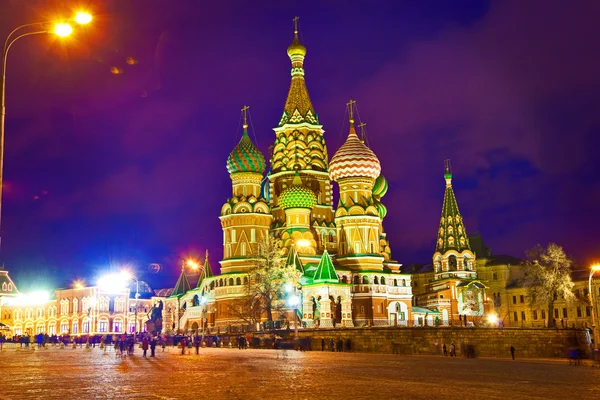 聖ワシリイ大聖堂、モスクワ、夜間撮影で — ストック写真
