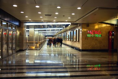 Moskova - 9 Mart: Platform metro istasyonları 