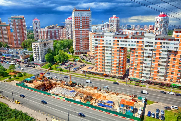 Moskva - 24 juni: Konstruktion av en ny tunnelbanelinje i området Ramenky. Ryssland, Moskva, den 24 juni, 2014 — Stockfoto