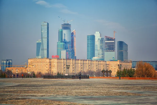 Москва - 20 марта: Вид с Поклонной горы бизнес-центр Москва Сити. Россия, Москва, 20 марта 2015 — стоковое фото