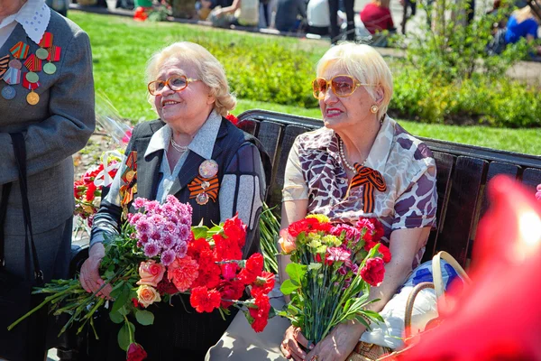 МОСКВА, РОССИЯ - 9 мая: В праздновании Дня Победы принимают участие женщины-ветераны Великой Отечественной войны. 9 мая 2013 года в Москве, Россия . — стоковое фото