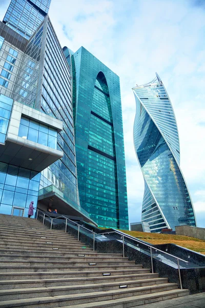 Moscow - march 9: Entry into the territory of business center Moscow-City. Russia, Moscow, march 9, 2015 — Stock Photo, Image