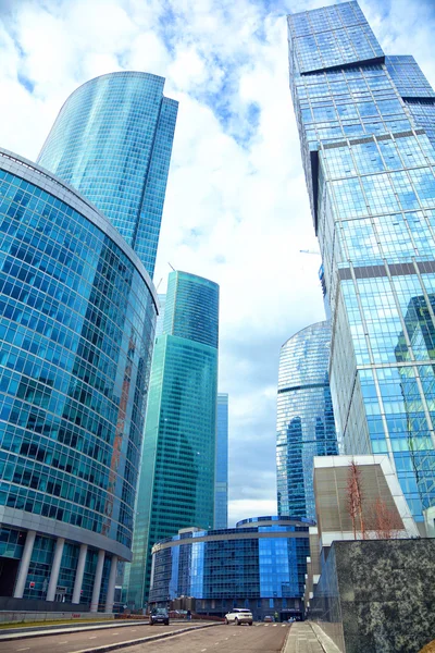 Moscú - 9 de marzo: El territorio del centro de negocios de Moscú Moscú-Ciudad. Rusia, Moscú, 9 de marzo de 2015 — Foto de Stock