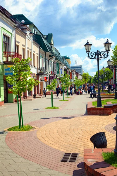 Brest, Belarus - il 8 maggio 2015: La strada storica della città di Brest, Sovetskaya Street — Foto Stock