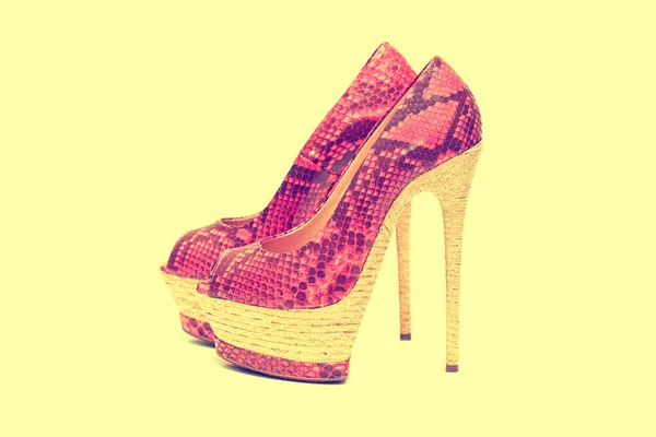 Dámské kožené boty s podpatky růžová — Stock fotografie