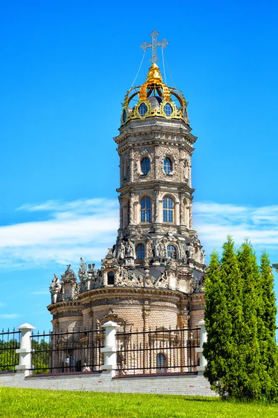 The Church of Holy Virgin in Dubrovitsy. Built in the style of baroque architecture — Stock Photo, Image