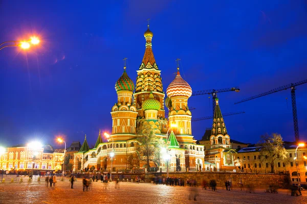 St. Basil's Cathedral in Moscow's Red Square, night lights — Stock Photo, Image