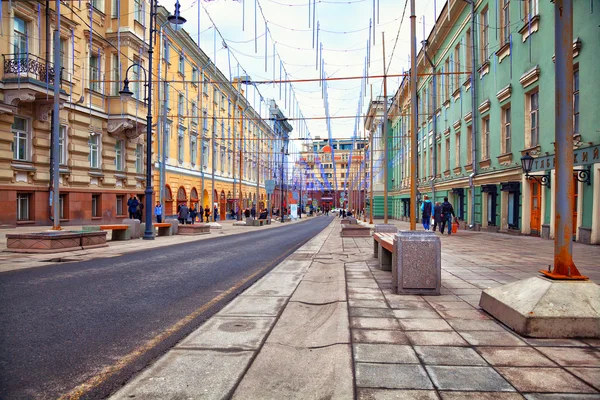 Mosca, Russia - il 7 marzo 2015: bella strada Bolshaya Dmitrovka — Foto Stock
