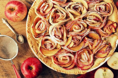 Elmalı pasta Güllü