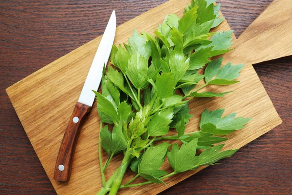 Fresh Green Leaves Lovage Levisticum Officinale Wooden Cutting Board — Stock Photo, Image