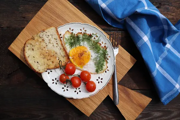 Gesundes Frühstück Frisch Zubereitete Köstliche Mahlzeit Aus Eiern Und Gemüse — Stockfoto