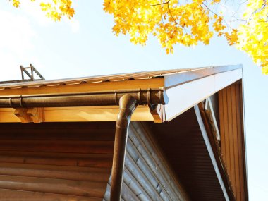  Çatı İnşaatı. Yağmur oluğu sistemi 