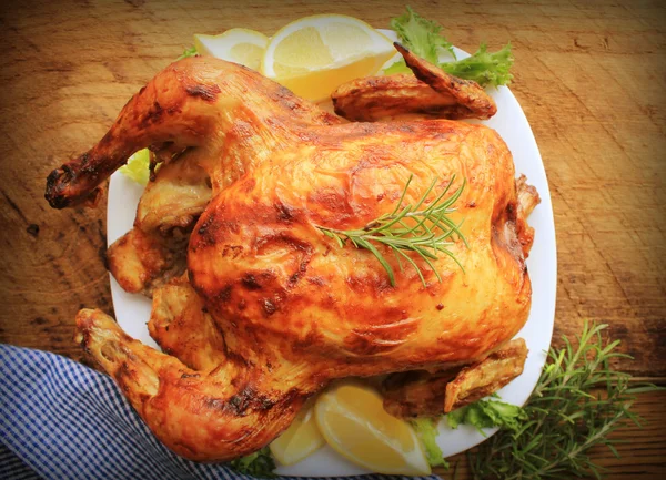 Roasted chicken with herbs — Stock Photo, Image