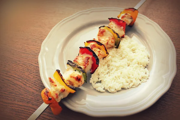 Kebab de pollo con pimienta y arroz — Foto de Stock
