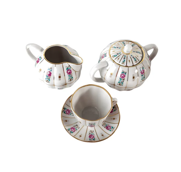 Barco Gravy Porcelana, tigela de açúcar, xícara de chá e pires com ornamento de rosas em estilo retro isolado em branco . — Fotografia de Stock