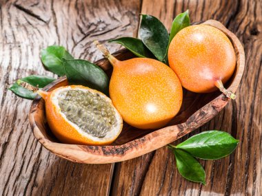 Granadilla meyve ahşap tablo.