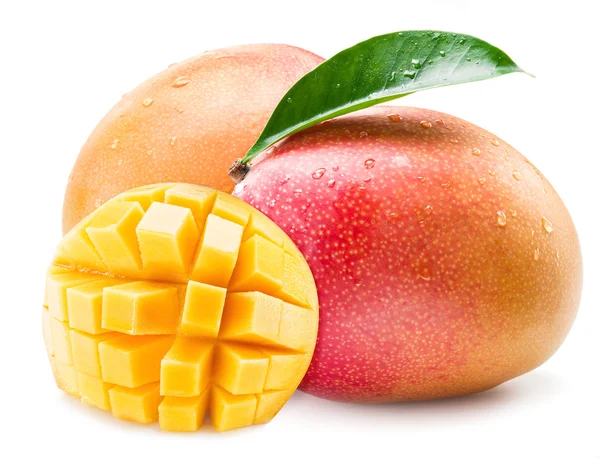 Frutta di mango con gocce d'acqua. Isolato su sfondo bianco . — Foto Stock