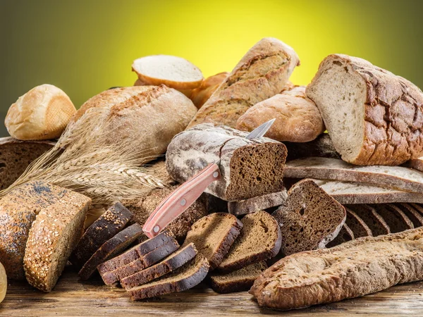 Διαφορετικά είδη ψωμιού. — Φωτογραφία Αρχείου
