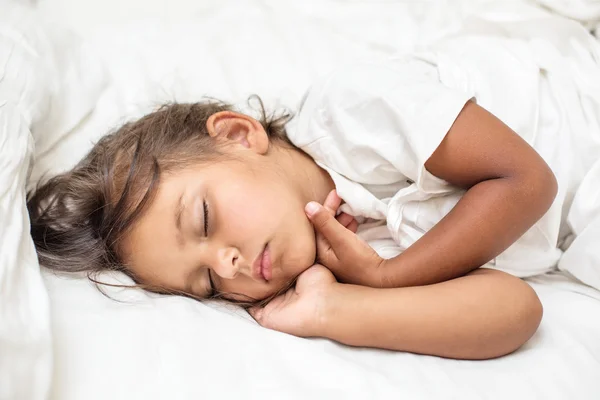 Spící dítě dívka. — Stock fotografie