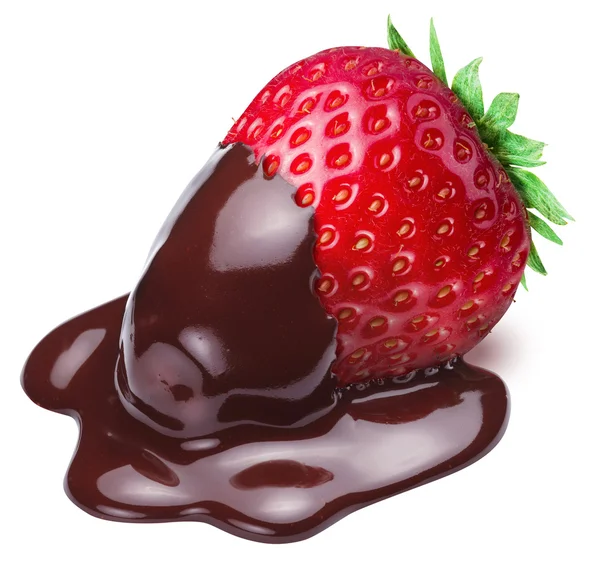 Fragola immersa nella fonduta di cioccolato . — Foto Stock