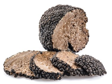 Beyaz arka planda siyah trüf mantarları izole edildi.