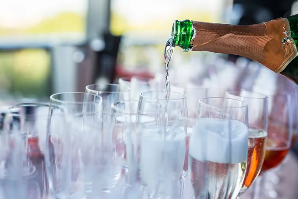 Vasos de vino. Servicio de banquetes . — Foto de Stock