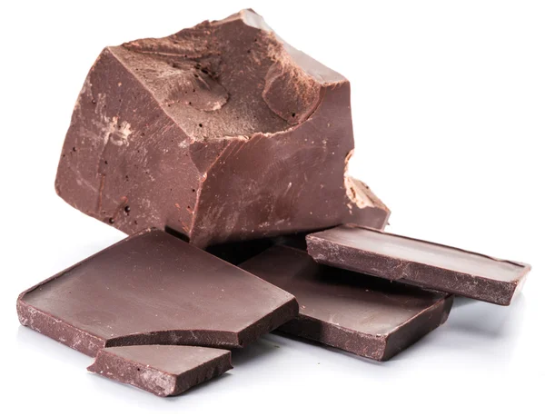 Chocolade blokken en stukjes chocolade bar geïsoleerd op een witte — Stockfoto