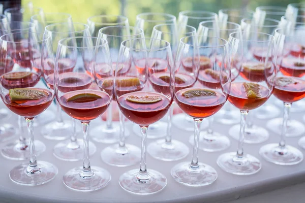 Des verres de vin. Service de banquet . — Photo