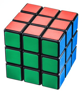 Beyaz bir arka plan üzerinde Rubik küpü.