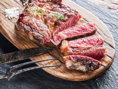 Orta antrikot biftek.