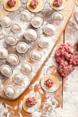 mantı. pişirme işlemi.