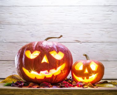 Sırıtan balkabağı fener veya jack-o'-lantern.