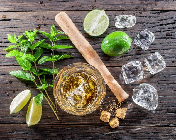 Mojito cocktail ingrediënten. — Stockfoto