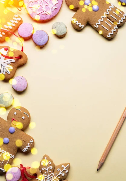 Carta Vacía Santa Con Galletas Jengibre Tradicionales Navidad Alrededor Sobre — Foto de Stock