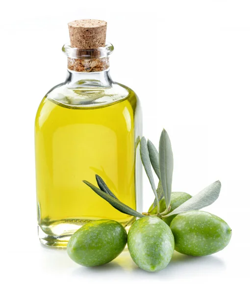 Zelené Přírodní Olivy Lahví Olivového Oleje Izolované Bílém Pozadí — Stock fotografie