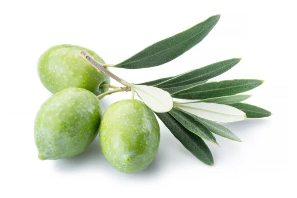 Olives Naturelles Vertes Avec Feuilles Isolées Sur Fond Blanc — Photo