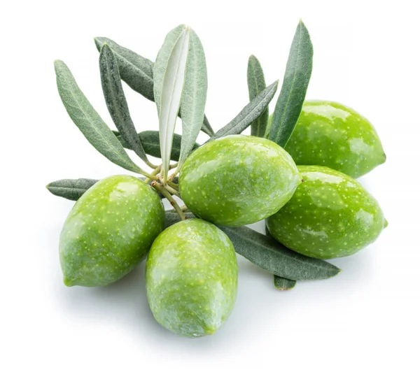 Olives Naturelles Vertes Avec Feuilles Isolées Sur Fond Blanc — Photo