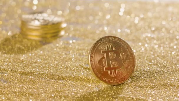 Bitcoin Koin Emas Berputar Pasir Emas Kemudian Jatuh Konsep Pertambangan — Stok Video