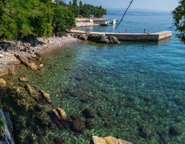 Taşlı Kıyı Şeridi Adriyatik Denizi Nin Saydam Inanılmaz Suları Opatija — Stok fotoğraf