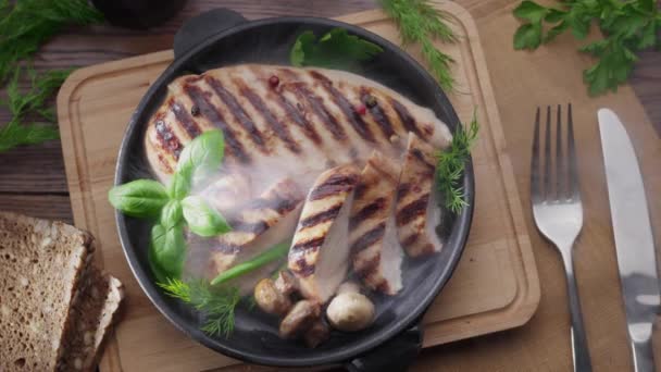 Frying Pan Grilled Chicken Fillet Wooden Table Emits Steam Morning — Stock Video