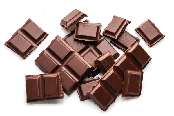 Kousky Čokolády Izolované Bílém Pozadí Sladké Jídlo Vyrobeno Kakaa Cukru — Stock fotografie