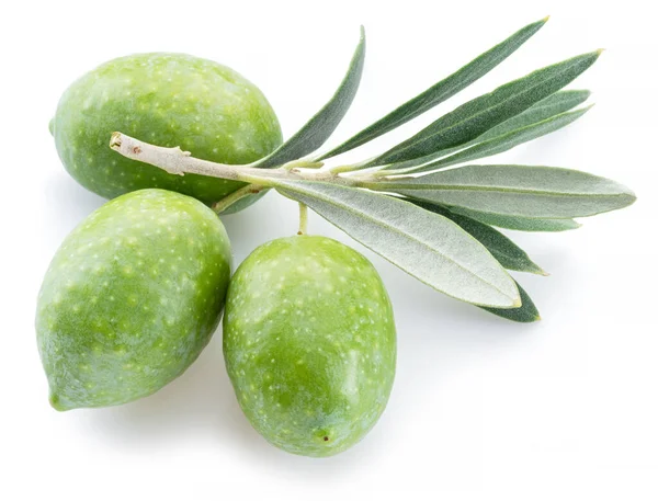 Grüne Natürliche Oliven Mit Isolierten Blättern Auf Weißem Hintergrund — Stockfoto