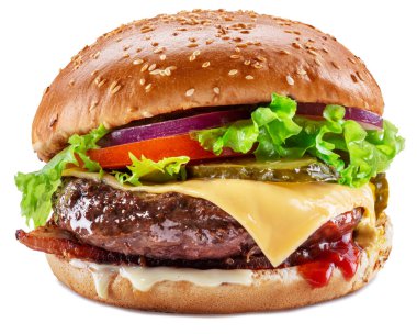 Sığır pirzolası, sebze ve soğanlı leziz bir hamburger, beyaz arka planda izole edilmiş. Fast food konsepti.