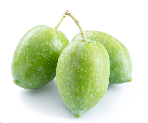 Три Зелені Натуральні Оливки Ізольовані Білому Тлі — стокове фото